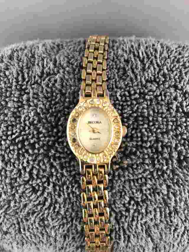 (653)   Becora Quartz Japon Movt.