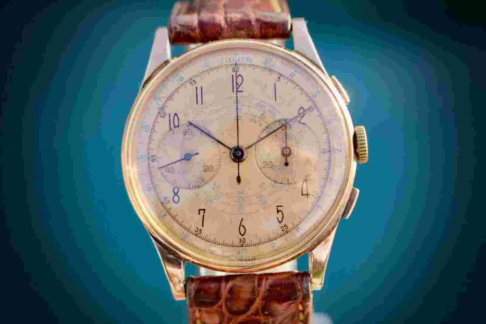 JUMBO VINTAGE 18K SOLID GOLD CHRONOGRAPH SUISSE RARE SECTOR SCALE DIAL LANDERON
