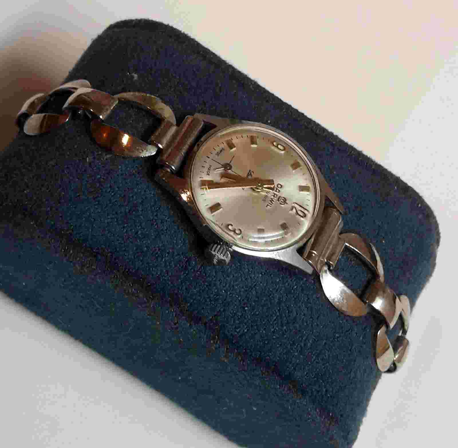 Vintage DARWIL LADY 68 Hand Winding Swiss Made Wristwatch