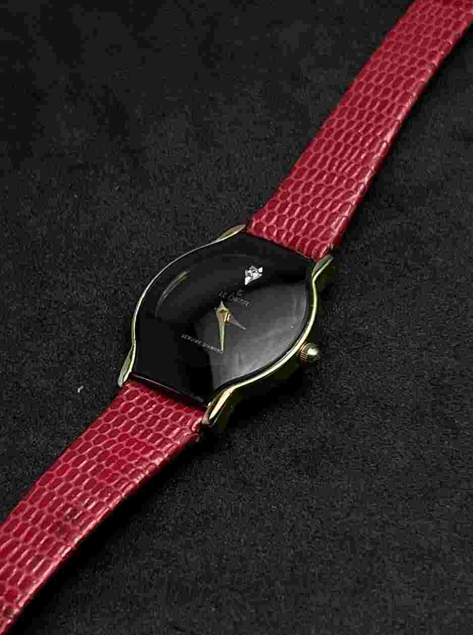Vintage Le Chateau Diamond Women’s 24mm Quartz Watch Black Dial 18K Gold Plated