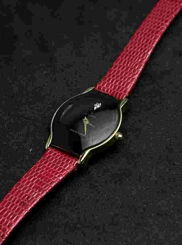 Vintage Le Chateau Diamond Women’s 24mm Quartz Watch Black Dial 18K Gold Plated