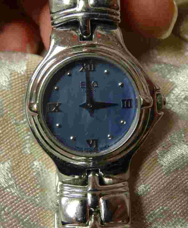 VINTAGE ESQUIRE SWISS BLUE WATCH NICE CONDITION 7-1/4" Good WORKING CONDITION