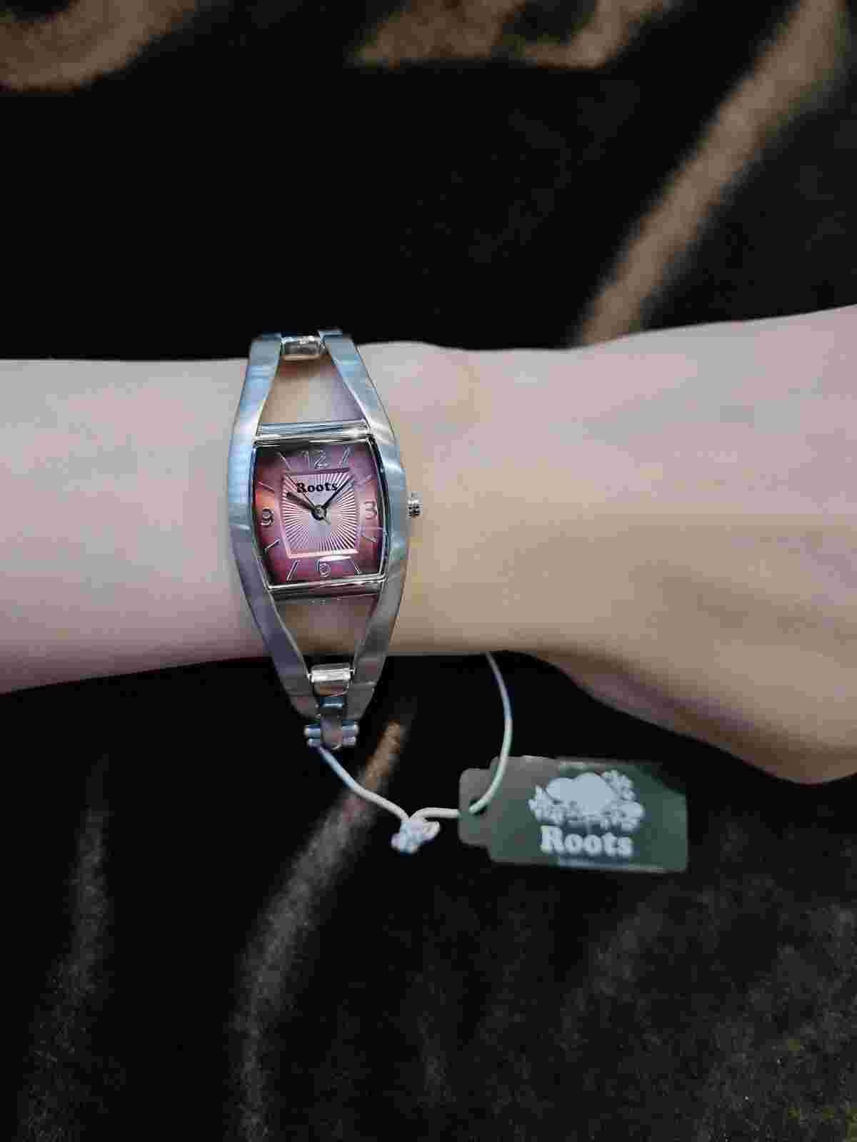 Roots lady watch NEW (no original box)