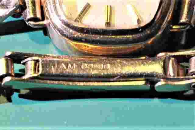 Vintage Lovely 9 carat Gold Accurist Ladies Wristwatch...