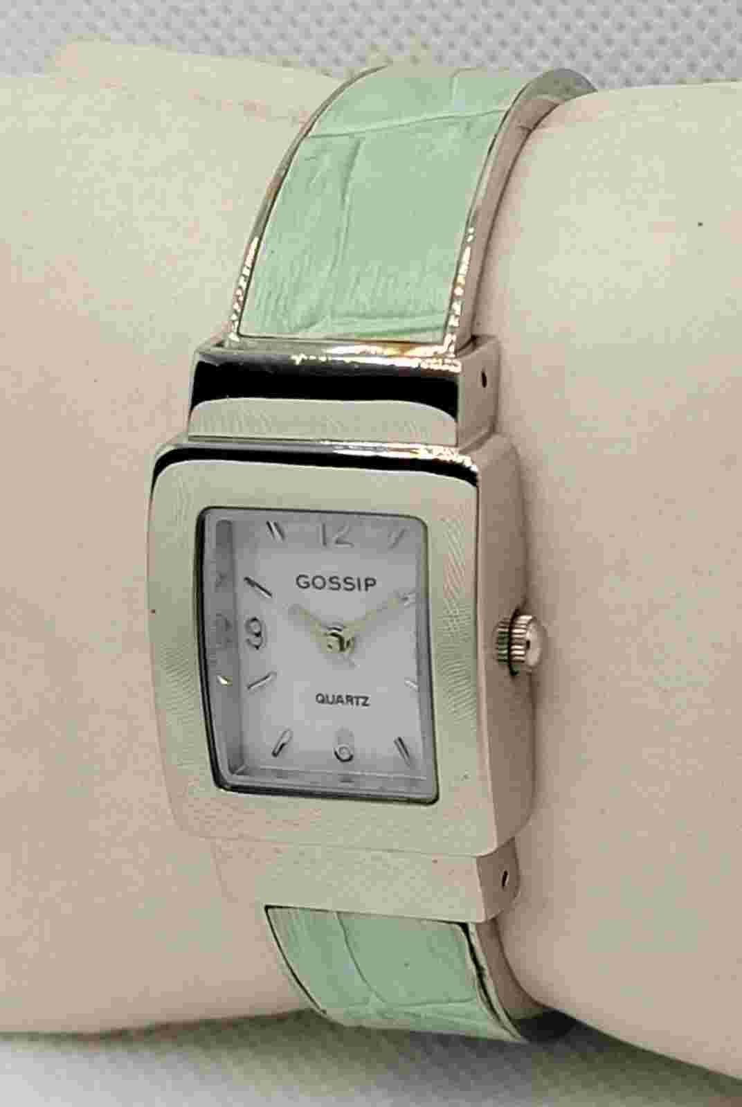 Ladies Gossip Elegant Rectangle Silver Tone Green Cuff Bracelet Analog Watch F8
