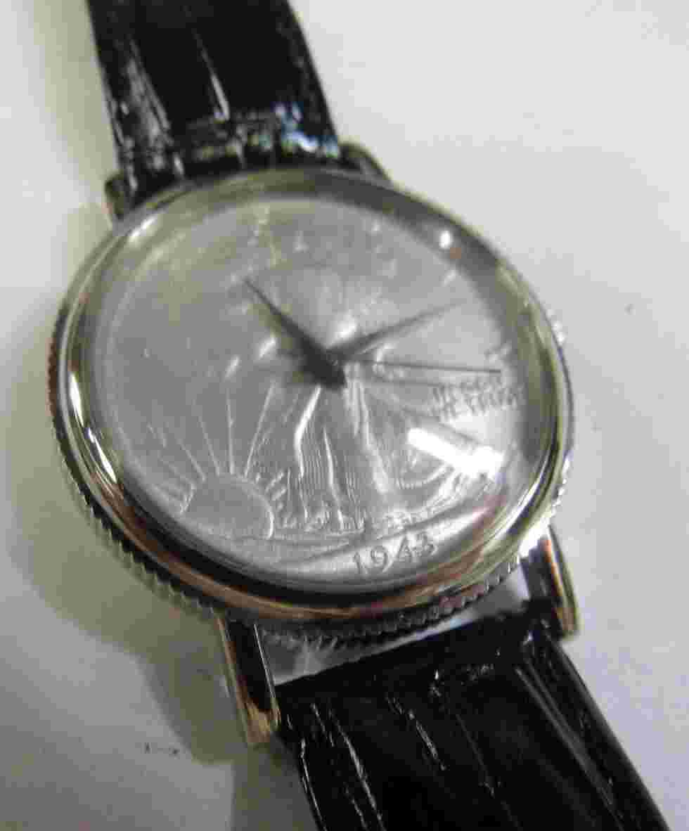 VINTAGE 1943 WALKER SILVER HALF DOLLAR MANS  QUARTZ WRISTWATCH*