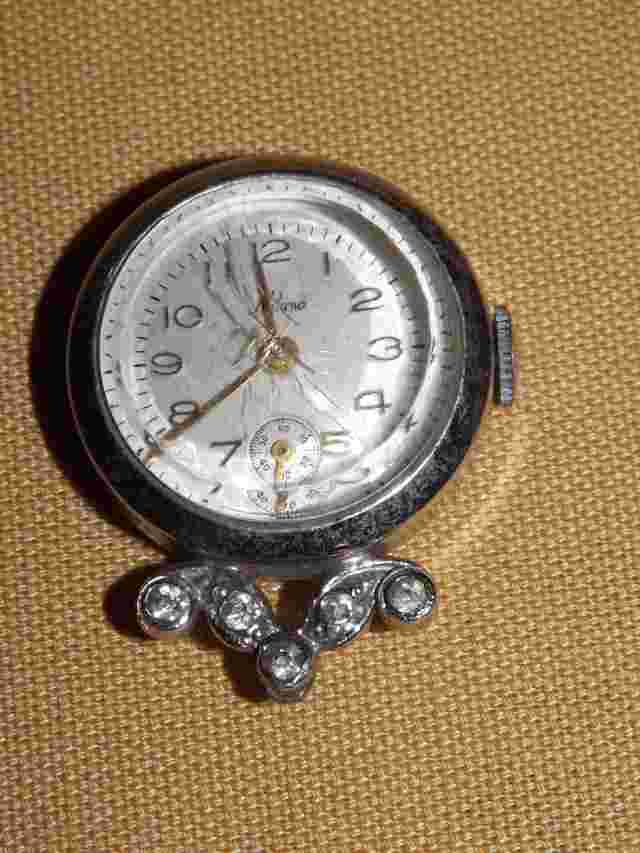 VINTAGE MILANO WOMEN'S WATCH FOR REPAIR OR PARTS