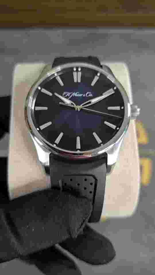 H. MOSER & CIE PIONEER 3200 43MM BLUE FUME SMOKE DIAL STAINLESS STEEL B&P