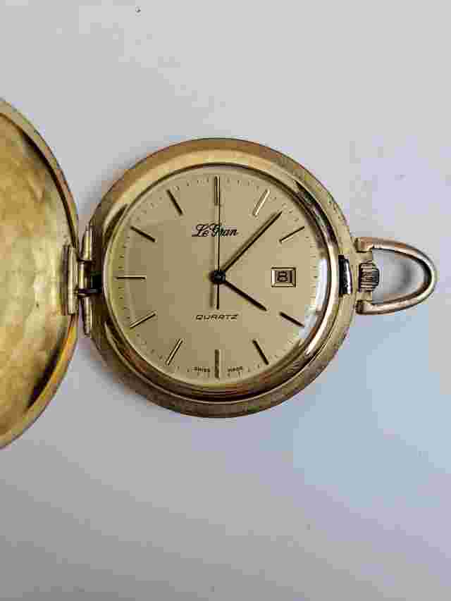 Running LeGran Quartz Swiss Pocket Watch Gold Tone Day Date (0224)