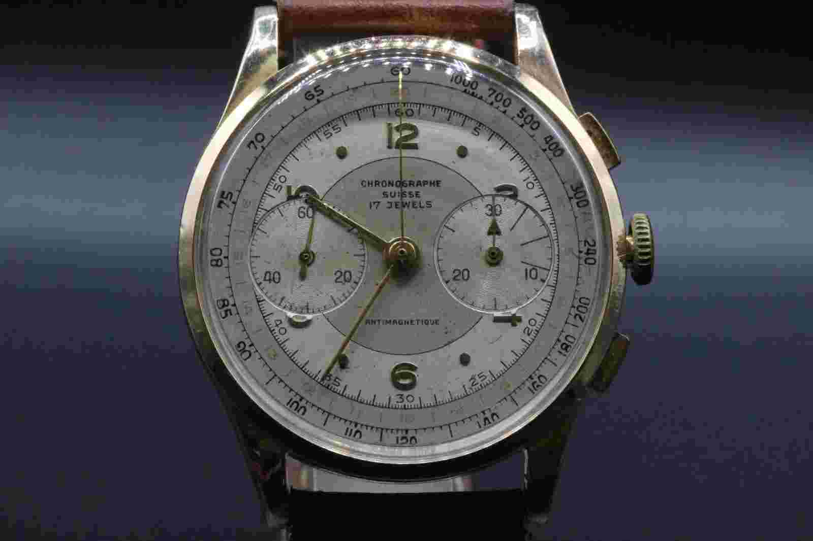 Chronographe Suisse 18K Gold Watch c1950