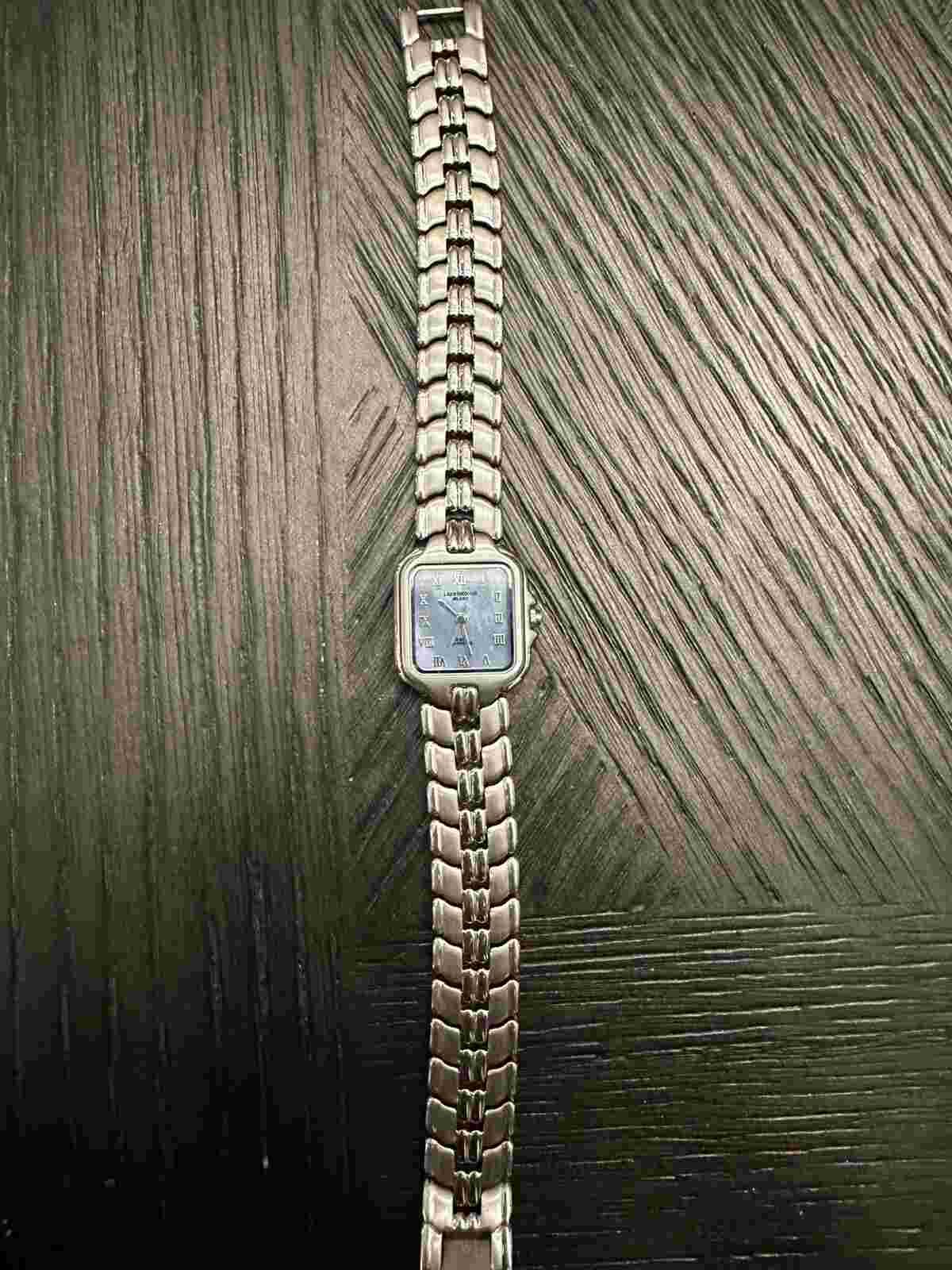 Laura Bacoccoli Milano Womens Watch (Stainless Steel, 5 Bay Sapphire)