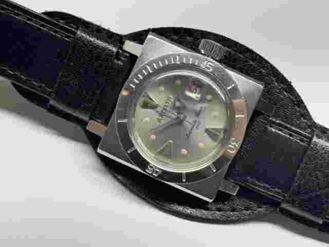 rare ardath swiss made automatic 660 ft pro diver stainless steel wristwatch