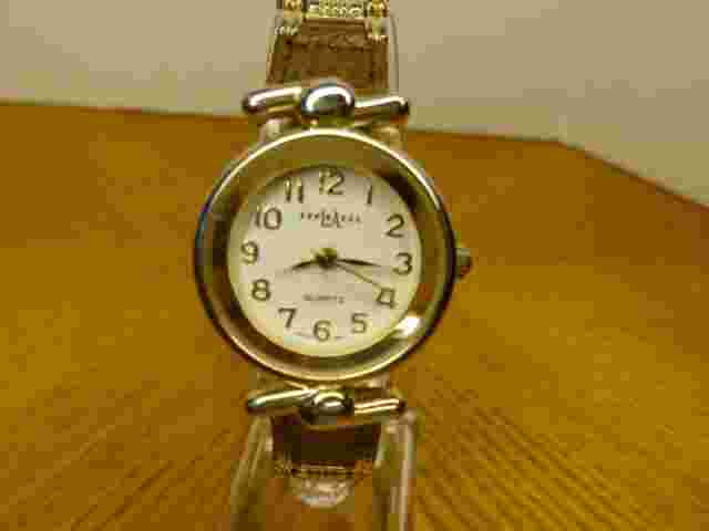 Vintage White Stag Gold-tone Women's Quartz Watch w/Leather Band - Very Pretty