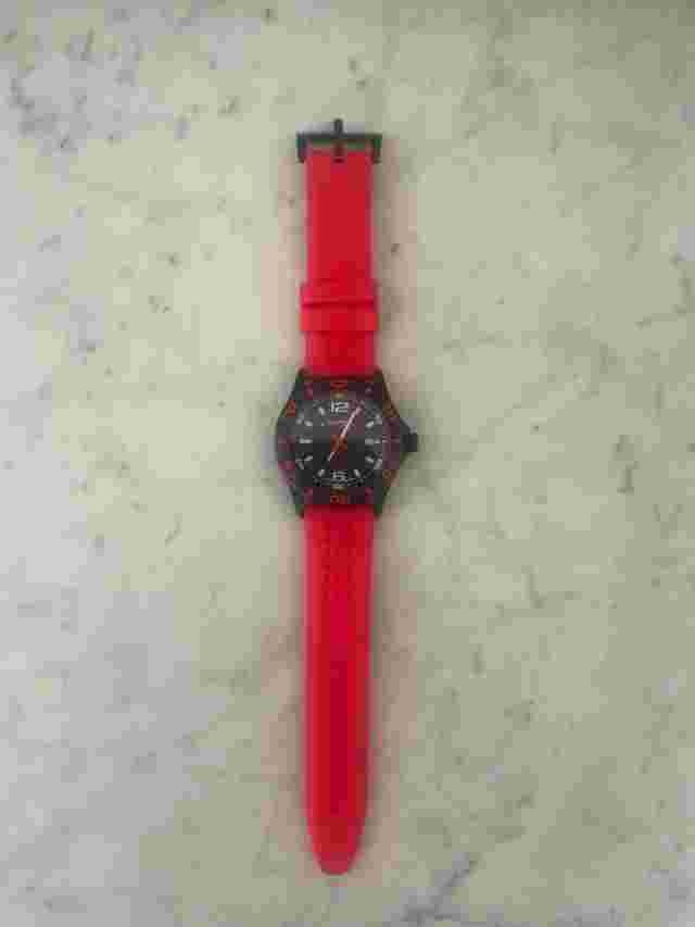 Haurex Italy Men's 3N500URN Factor Luminous Black Dial Red Rubber Date Watch