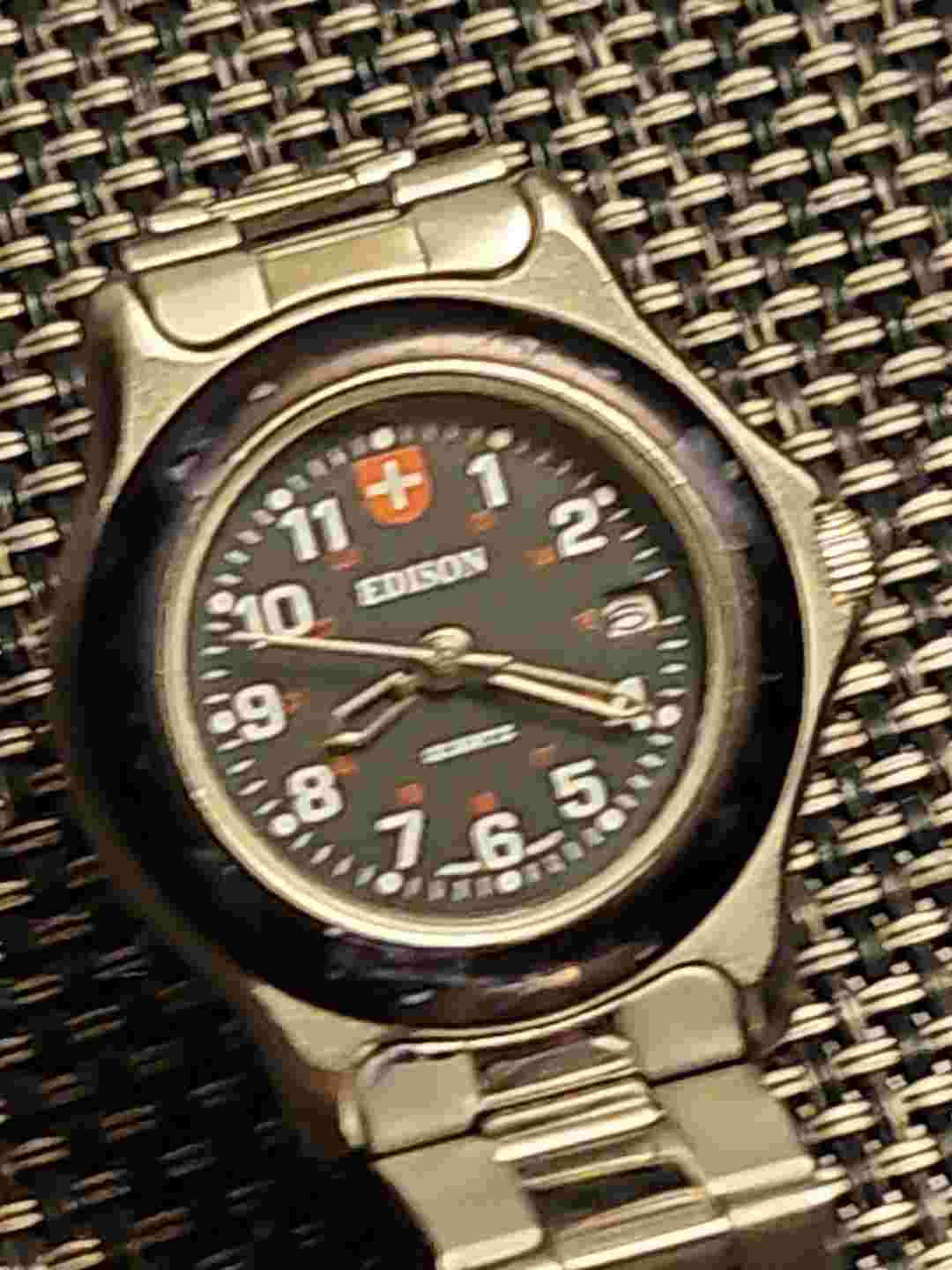 Edison Women's Silvertone Watch Black Dial Two Tone Band New Battery Excellent