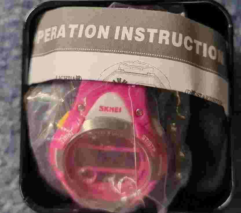 SKMEI watch in pink