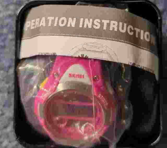 SKMEI watch in pink