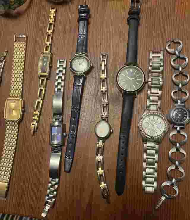 Lot Of 67 Men's Women's Watches Vtg To Now  Need Batteries Repair Parts Working