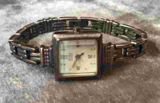 Nine And Company Ladies Square Silver Tone Watch Works/New Battery TAS