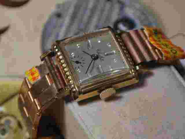 Vintage CHALET 10K RGP 15J Manual Wind Men's Mid-Size Watch --For Repair /Parts