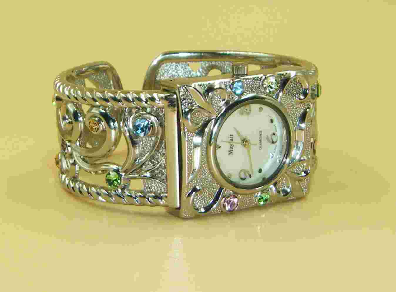 Mayfair Diamond Women’s Quartz Watch MOP Dial New Battery