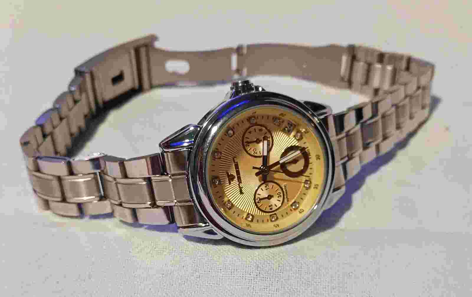 FNGEEN Women's Watch Luxury Luminous Dial Quartz Wrist**With Gift Box***