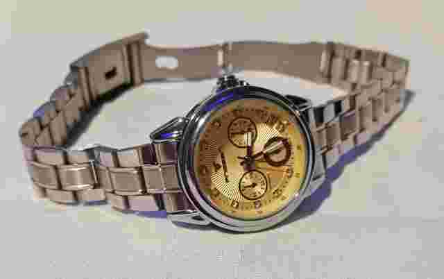 FNGEEN Women's Watch Luxury Luminous Dial Quartz Wrist**With Gift Box***