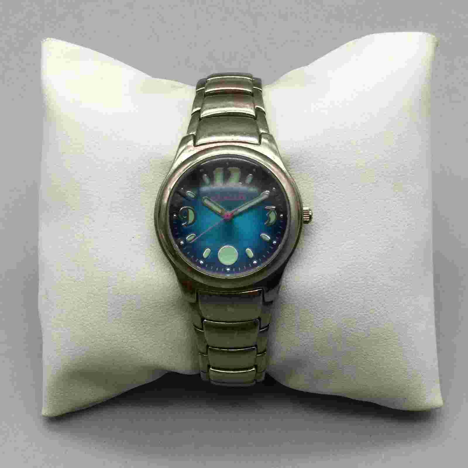 Vintage Joe Boxer Watch Women 32mm Silver Tone Ombre Blue Dial New Battery 7.25"