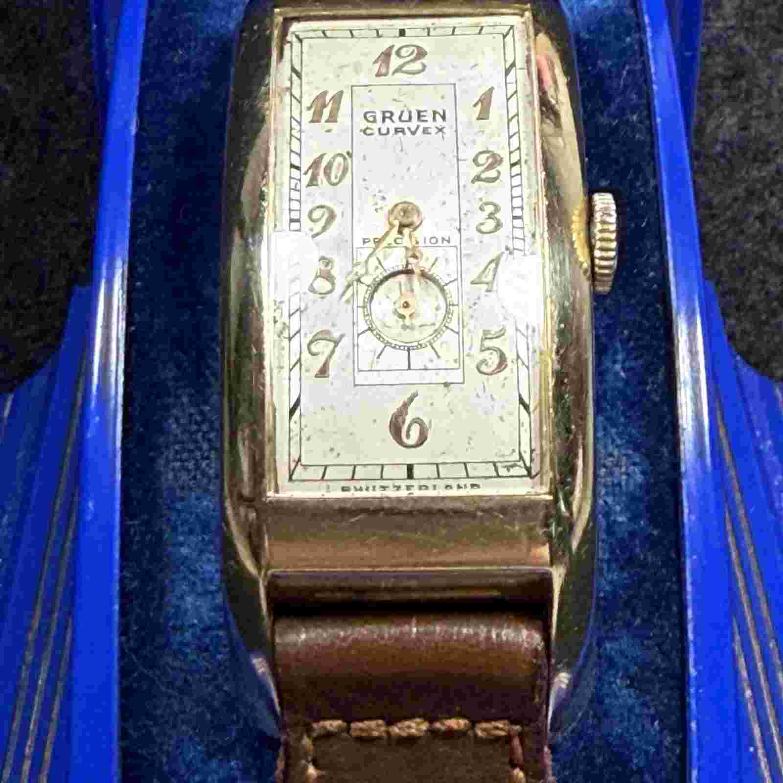 Vintage Gruen Curvex Wrist Watch W/ Original Gruen Blue Box 17 Jewels