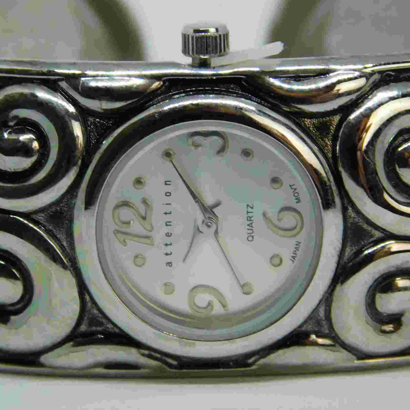 attention KM1222 Cuff Bracelet Quartz Analog Women's Watch Sz.6 1/2" New Battery