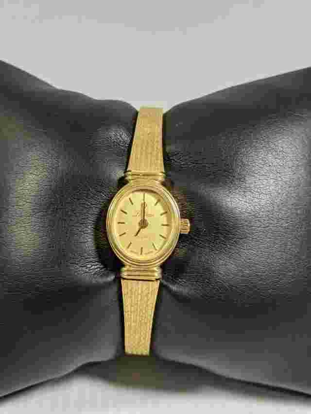 Le Gran Swiss Made Gold Tone Textured Band Watch 6 Inch
