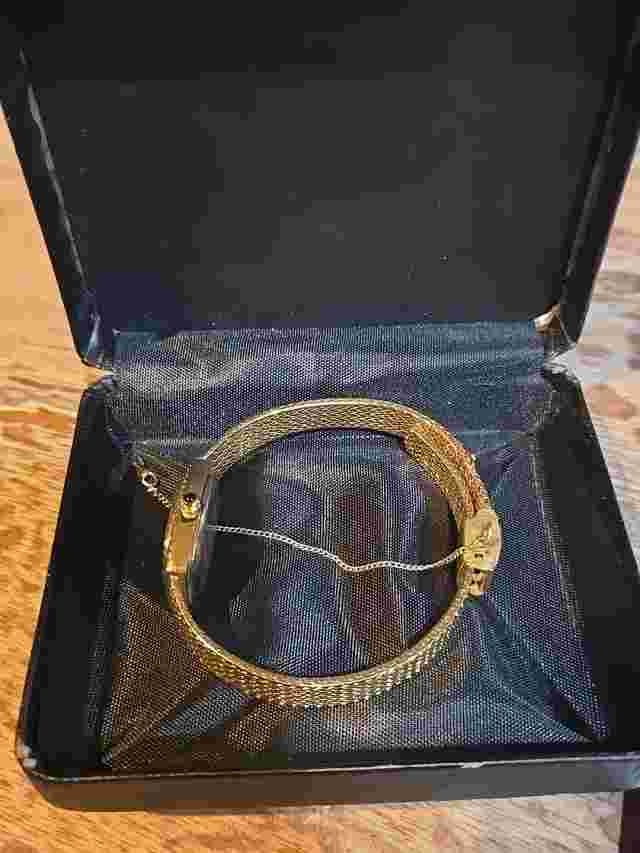 Vintage Xavier Masterpiece Gold Tone Ladies Watch Black With Diamond Accents A1