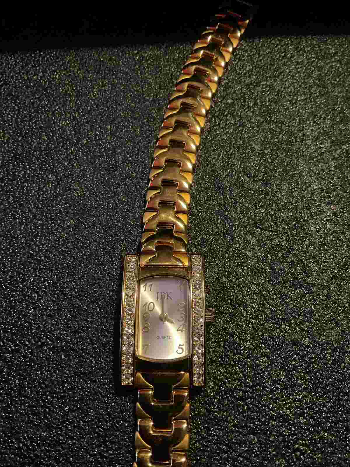 CAMROSE & KROSS JBK JACQUELINE KENNEDY SEKIO CRYSTAL QUARTZ WATCH