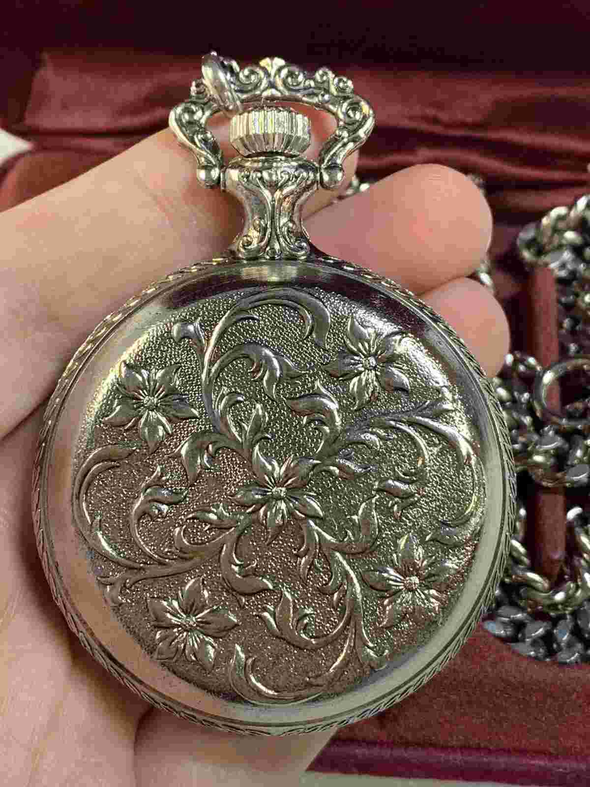 Vintage 1970’s Westclox Hunting Buck Dog Pocket Watch & Chain w/Original Box