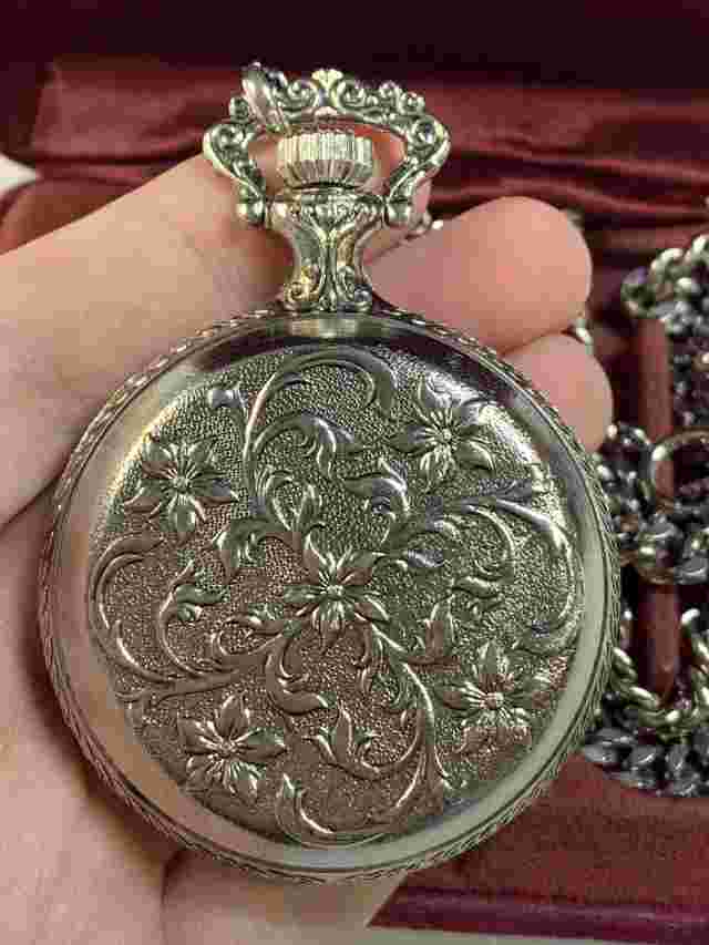 Vintage 1970’s Westclox Hunting Buck Dog Pocket Watch & Chain w/Original Box