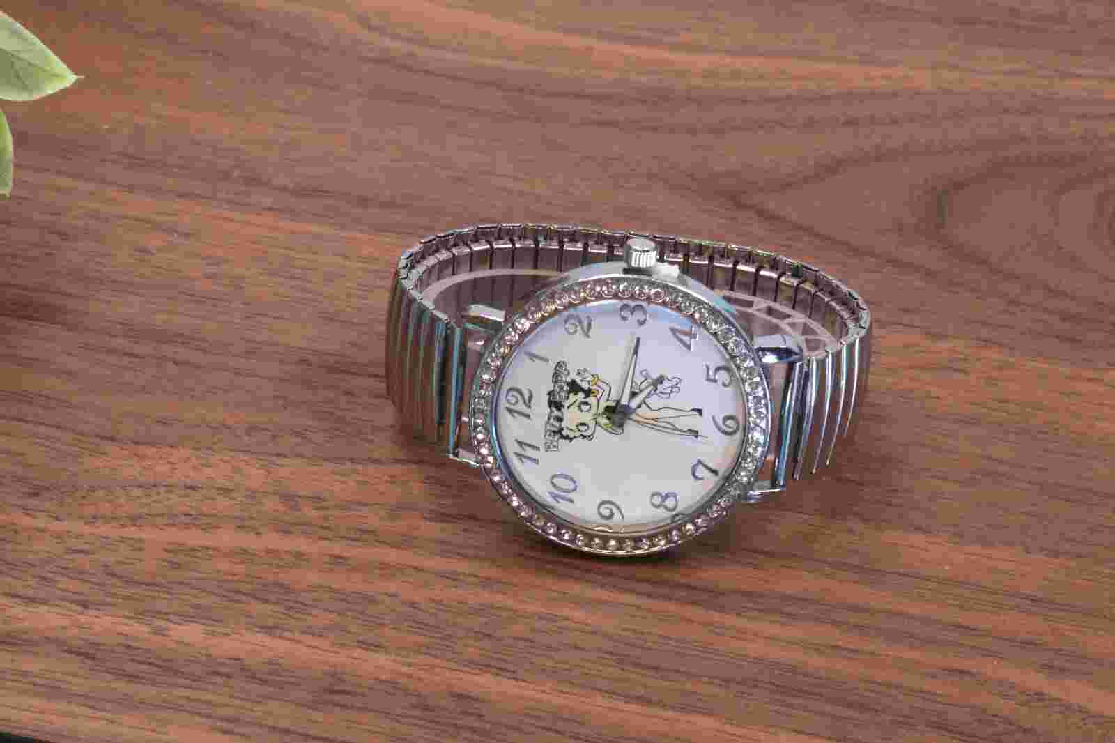 Betty Boop Women's Silver Finish Analog Wristwatch  stretch band