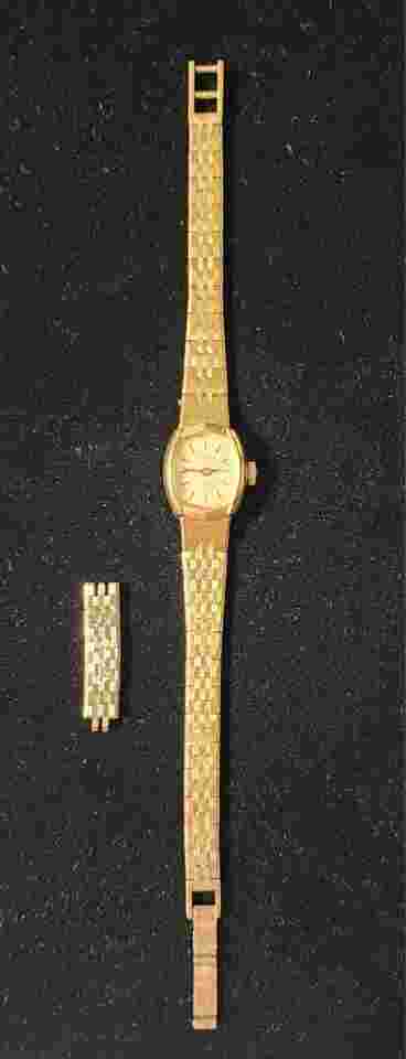 RARE VINTAGE ELLIPTICAL LADIES GOLD CARAVELLE/BULOVA QUARTZ WATCH