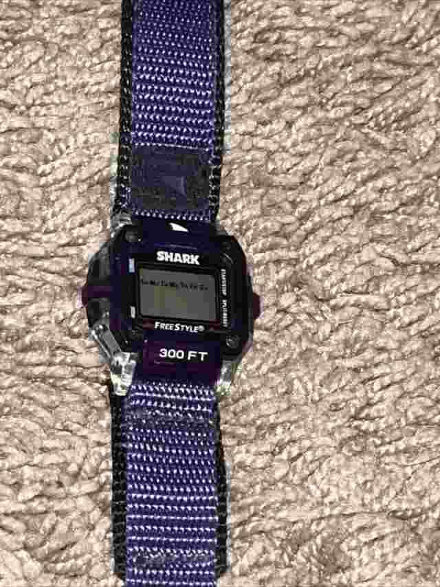 Freestyle Shark Classic Watch Women 100M Purple 32mm Backlight Needs Battery