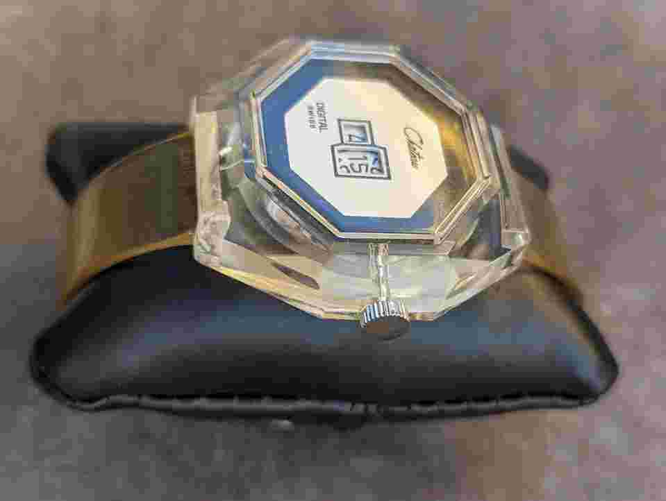 Vintage Chateau Digital Swiss Women's Swiss Made Acrylic Wind Up Watch *WORKS*