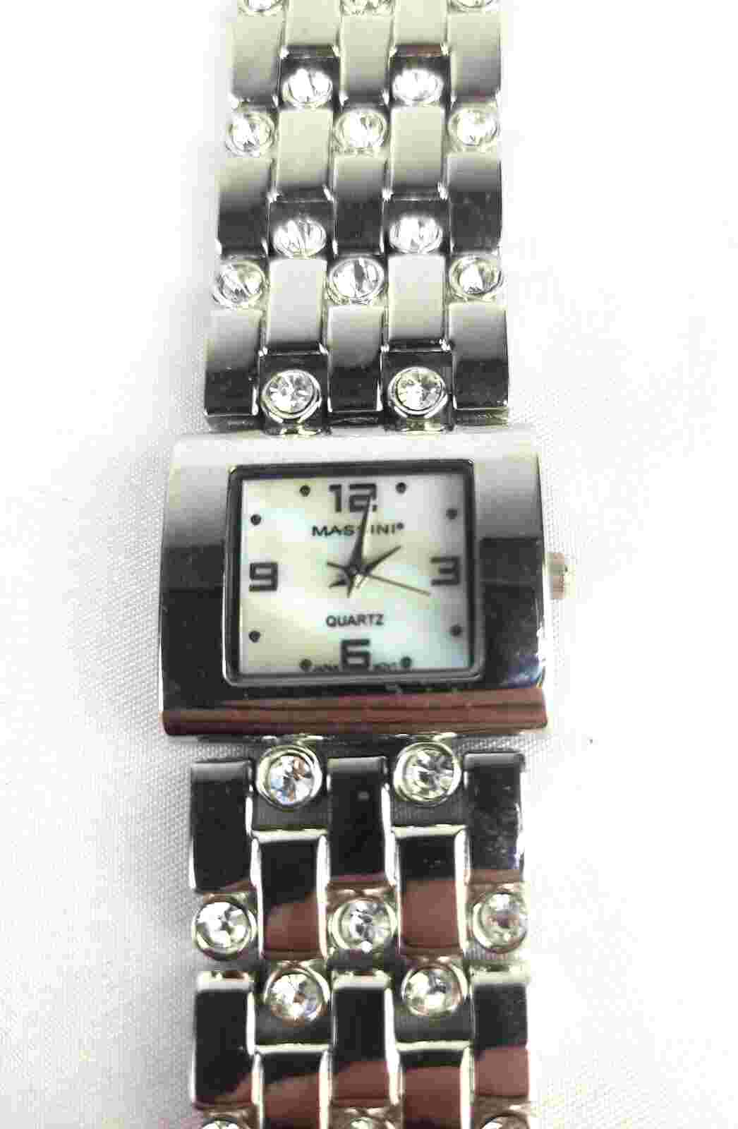 Massini Accutime Co. MM1207  Analog Bracelet Wristwatch - New Battery - Running