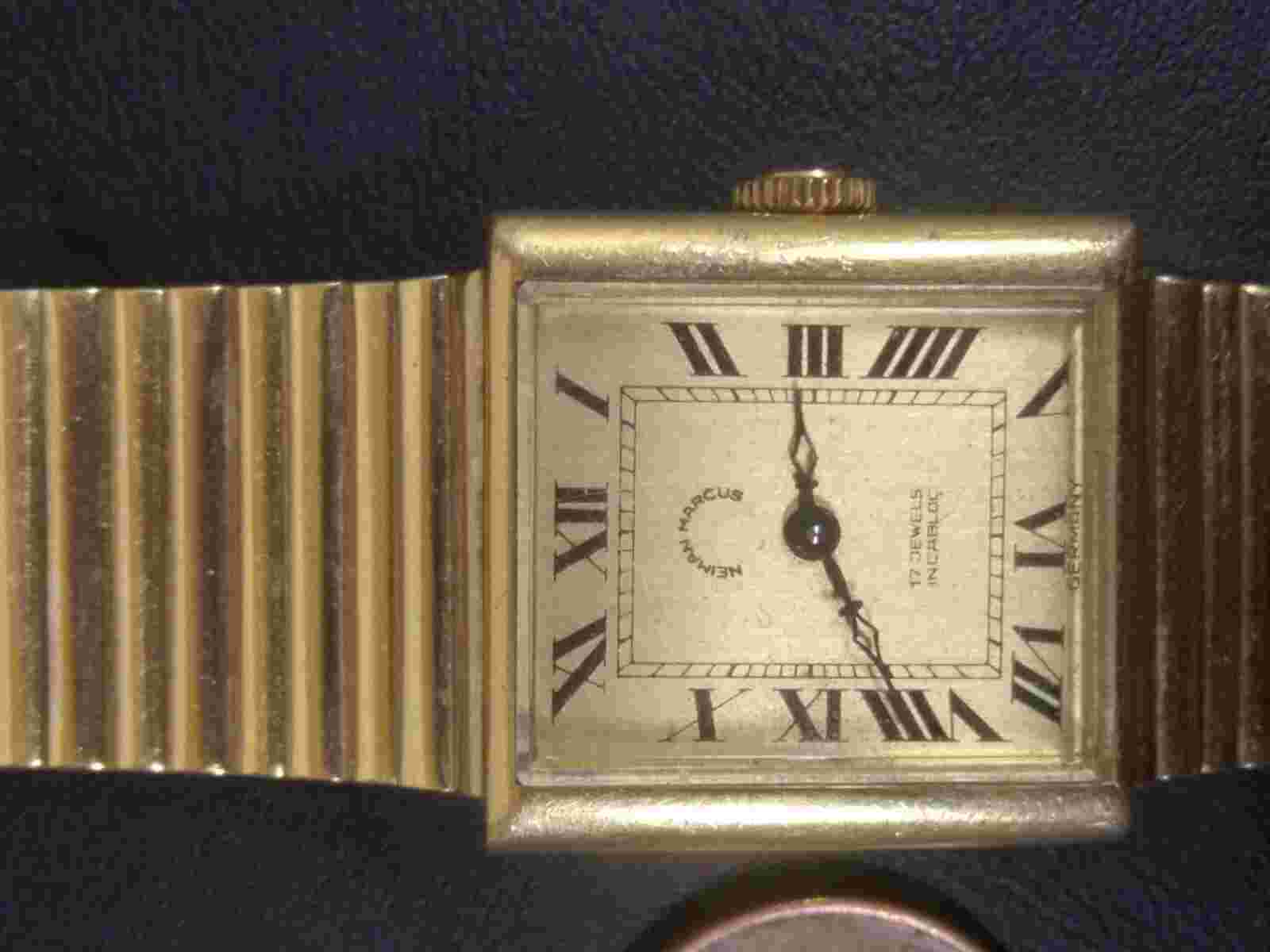 Working Vintage Womens Neiman Marcus Swiss 17 Jewel Manual Wind Watch