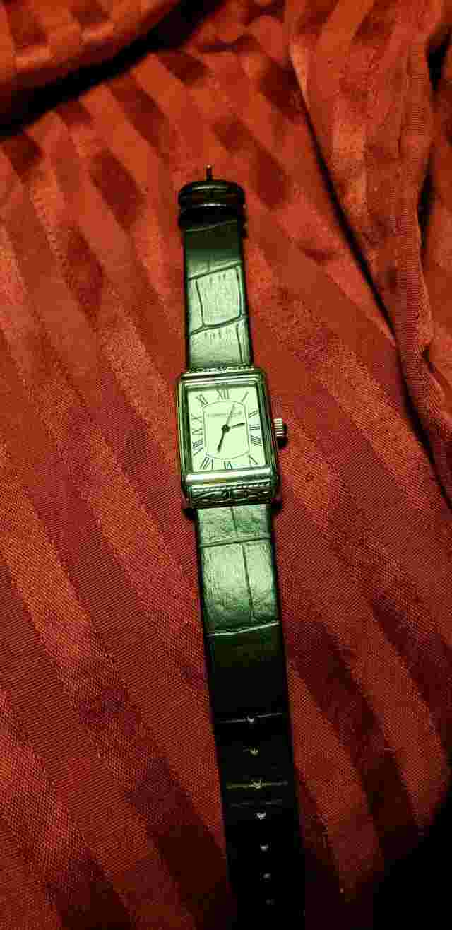 Coldwater Creek watch, great condition, new battery, black band, roman numerals