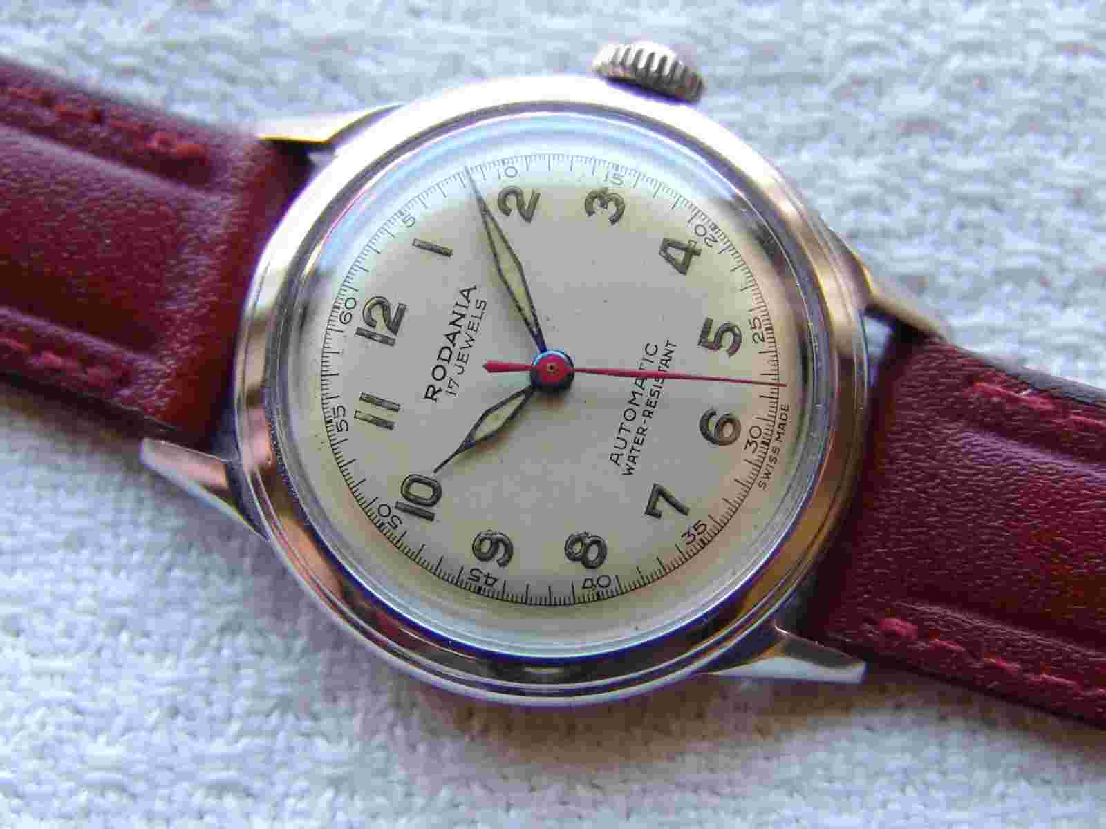 VINTAGE MEN'S WWII ERA RODANA MILITARY STYLE automatic WRISTWATCH good condition