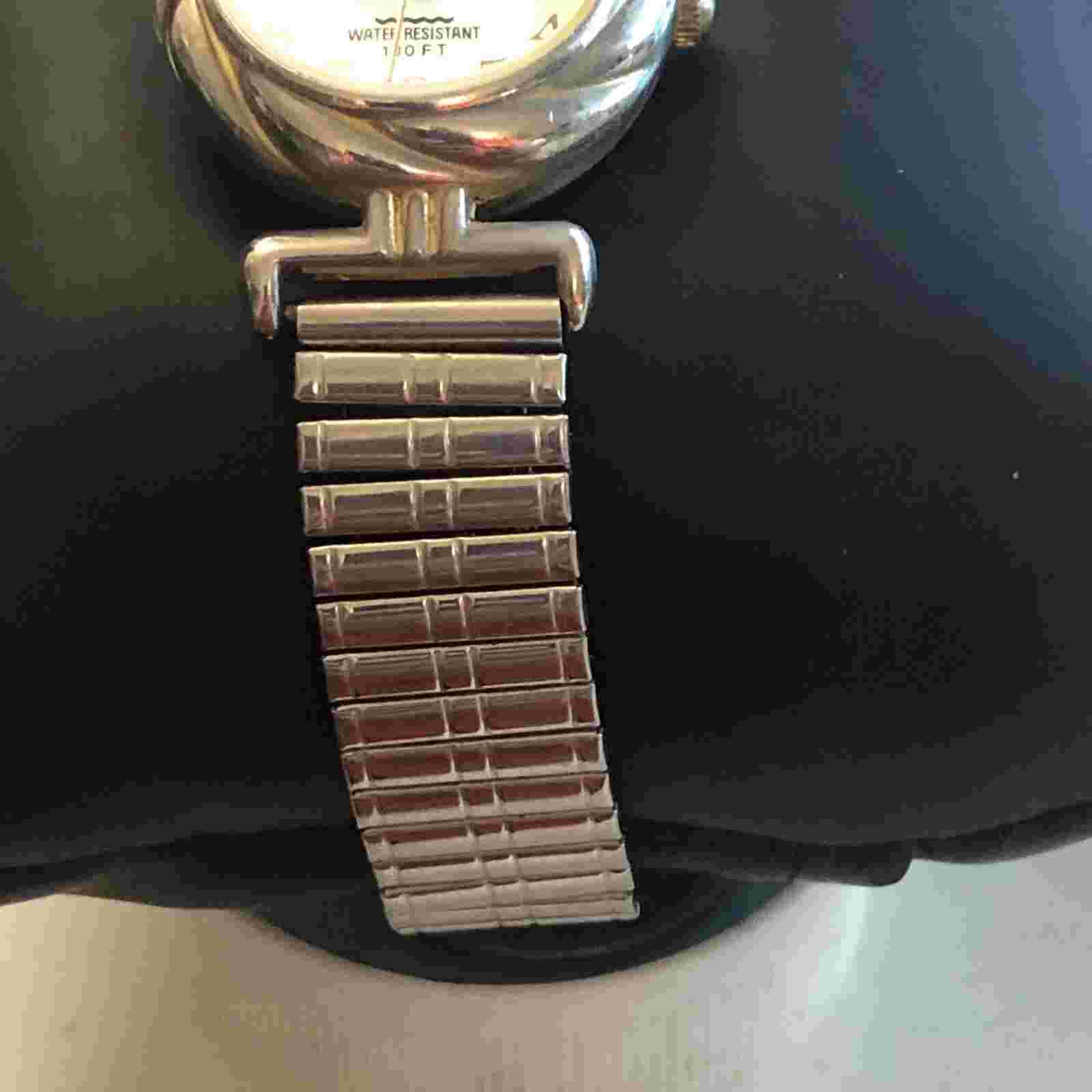 Willow Bay Women’s Watch NEW BATTERY
