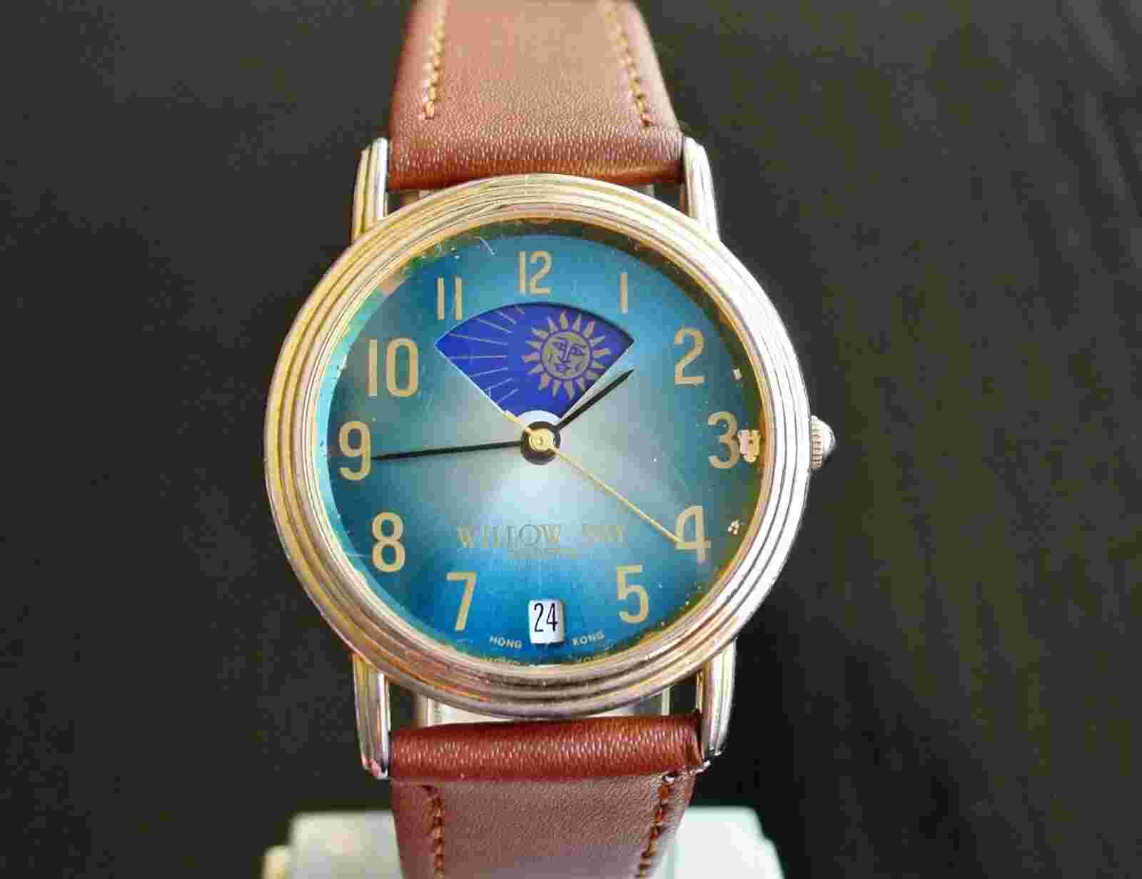 VINTAGE WILLOW BAY DATE ELEGANT MOON PHASE QUARTZ MEN'S GOLD BROWN LEATHER WATCH
