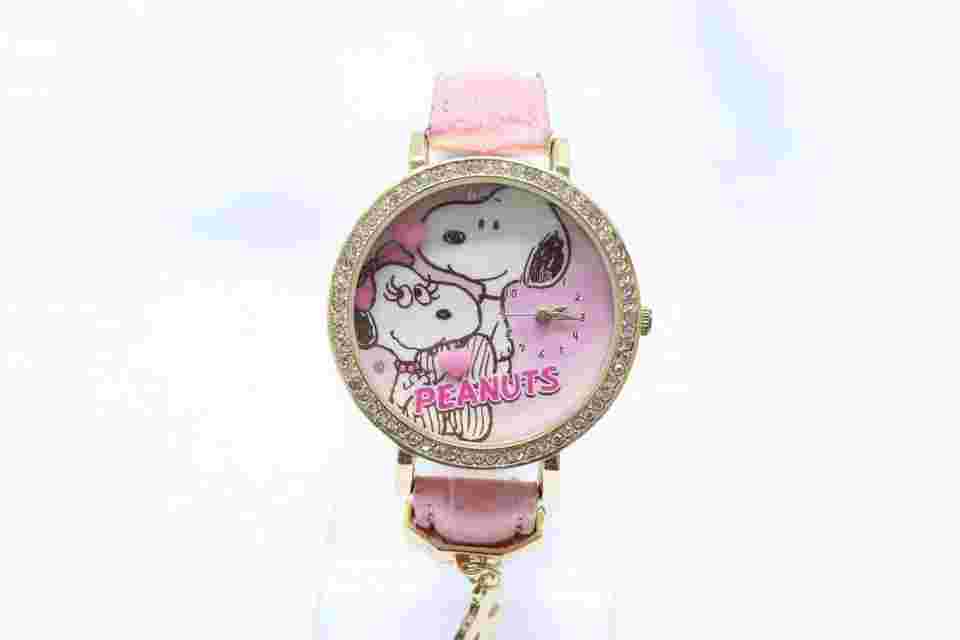 W202-7 Battery Replaced Peanuts Snoopy Rhinestone Big Face Charmed Watch Leather