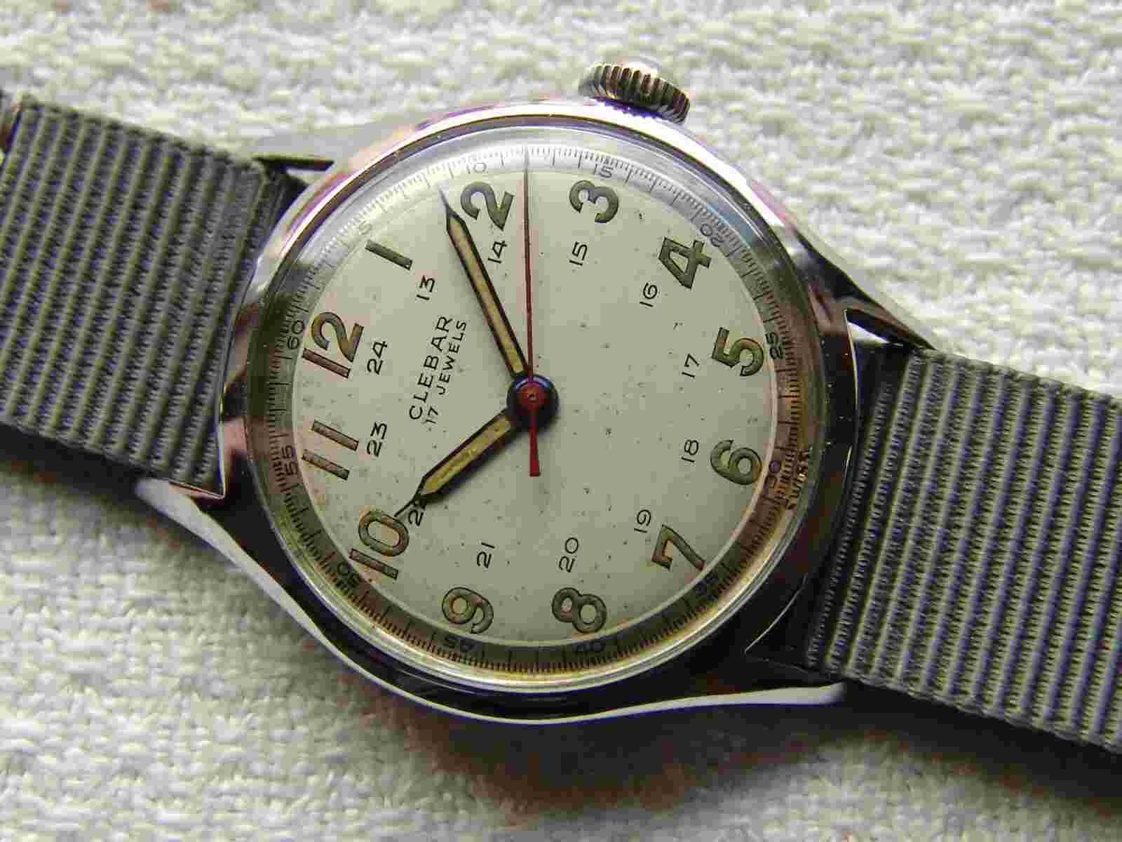 MEN'S VINTAGE WWII period CLEBAR good condition MILITARY STYLE WRISTWATCH