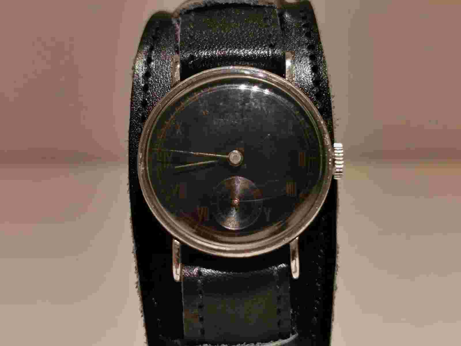 VINTAGE RARE SWISS WW2 MILITARY SMALL 29MM MEN'S WATCH "PROVITA" 15J/BLACK DIAL