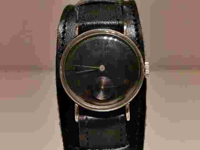VINTAGE RARE SWISS WW2 MILITARY SMALL 29MM MEN'S WATCH "PROVITA" 15J/BLACK DIAL