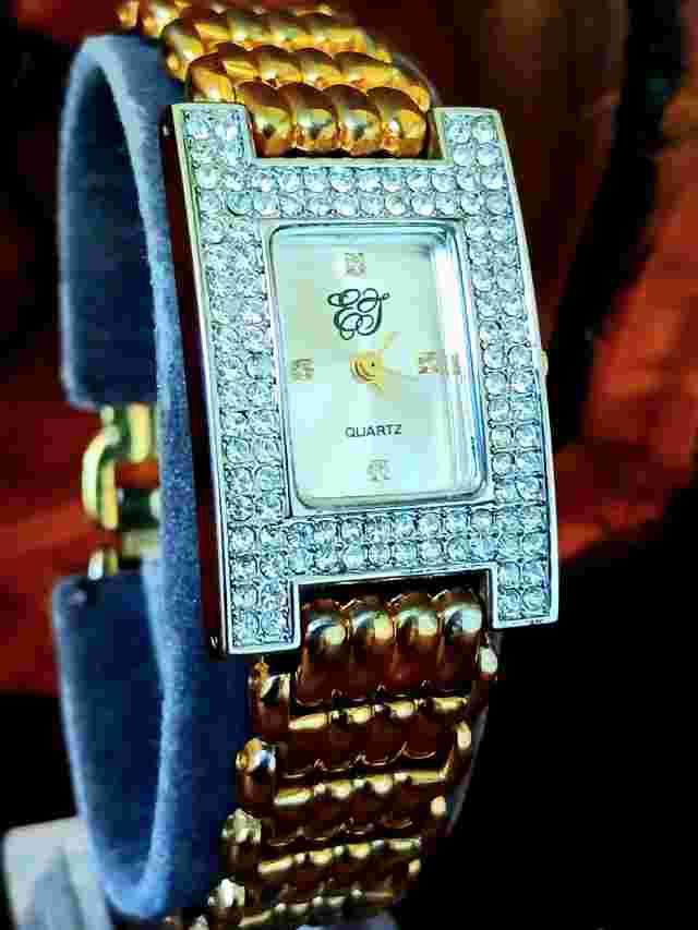 #B168, Ladies Elizabeth Taylor White Diamonds Collection Wristwatch New Battery